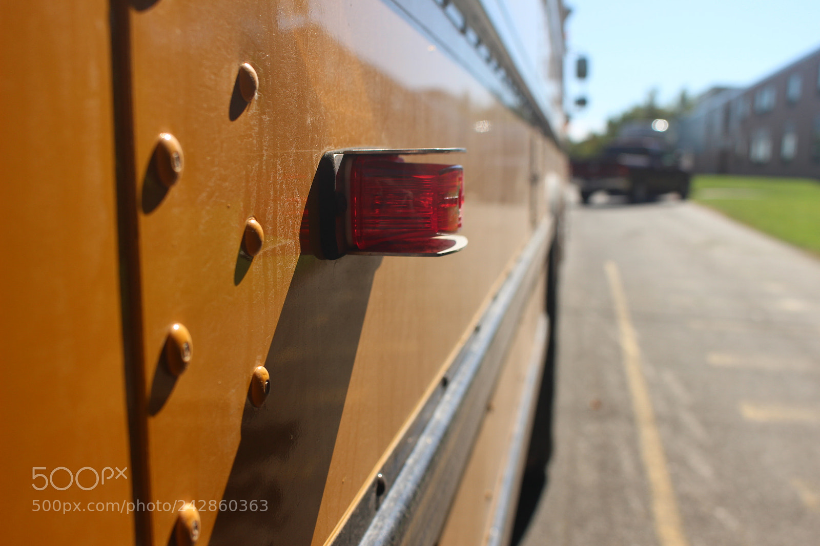 Canon EOS 100D (EOS Rebel SL1 / EOS Kiss X7) sample photo. The yellow bus photography