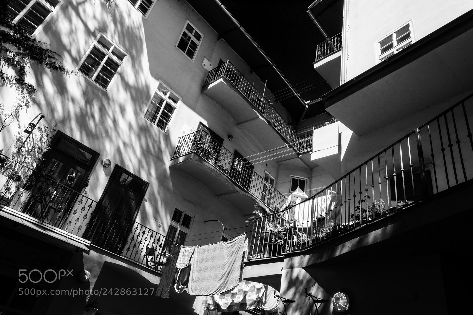 Nikon D7100 sample photo. Lesser town courtyard iv. photography