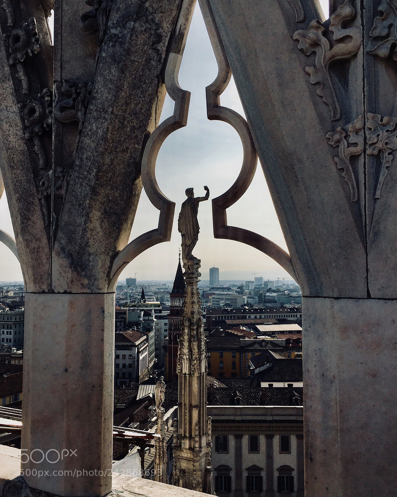 Apple iPhone SE sample photo. Milan from the duomo photography