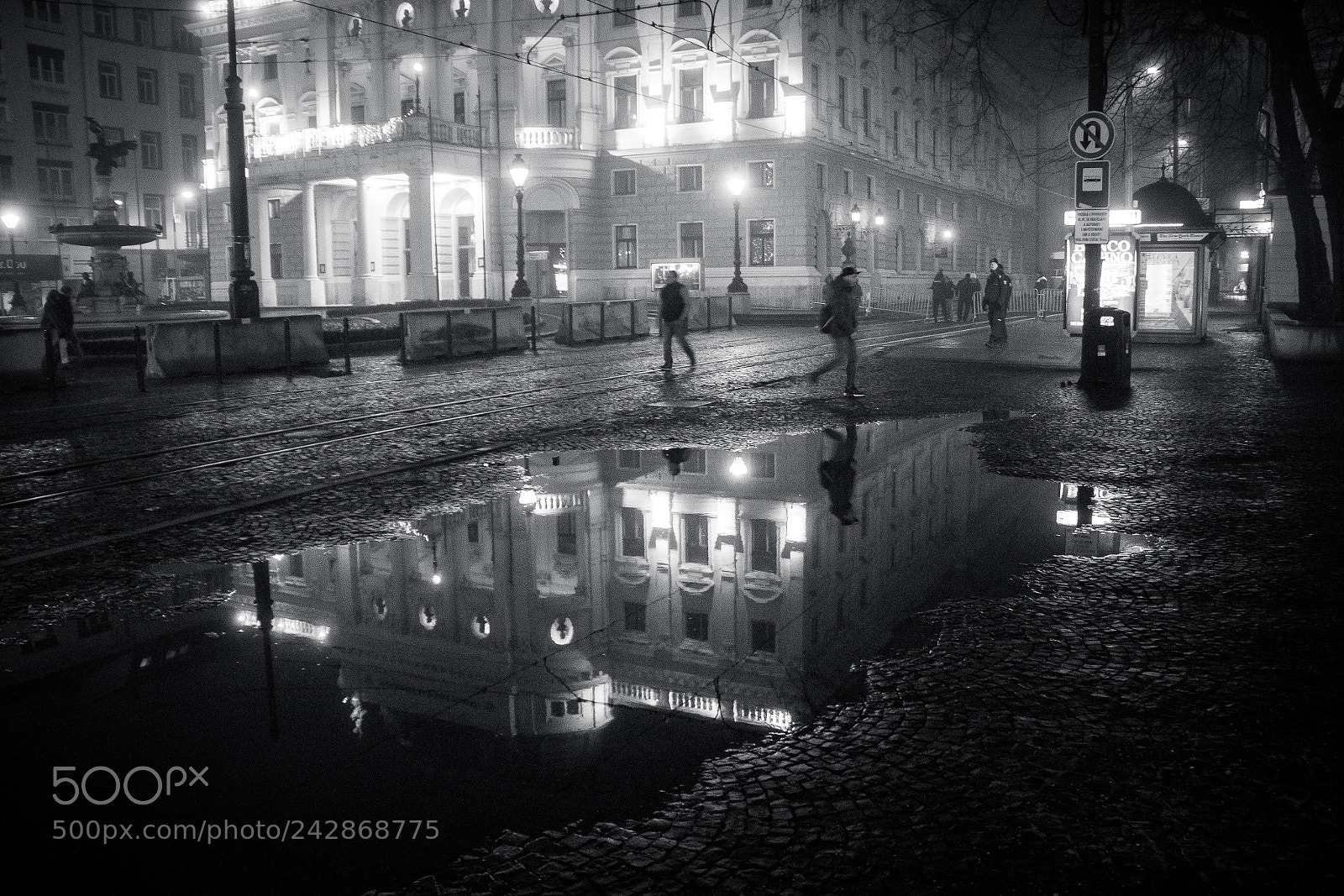 Canon EOS 500D (EOS Rebel T1i / EOS Kiss X3) sample photo. Reflection from bratislava photography