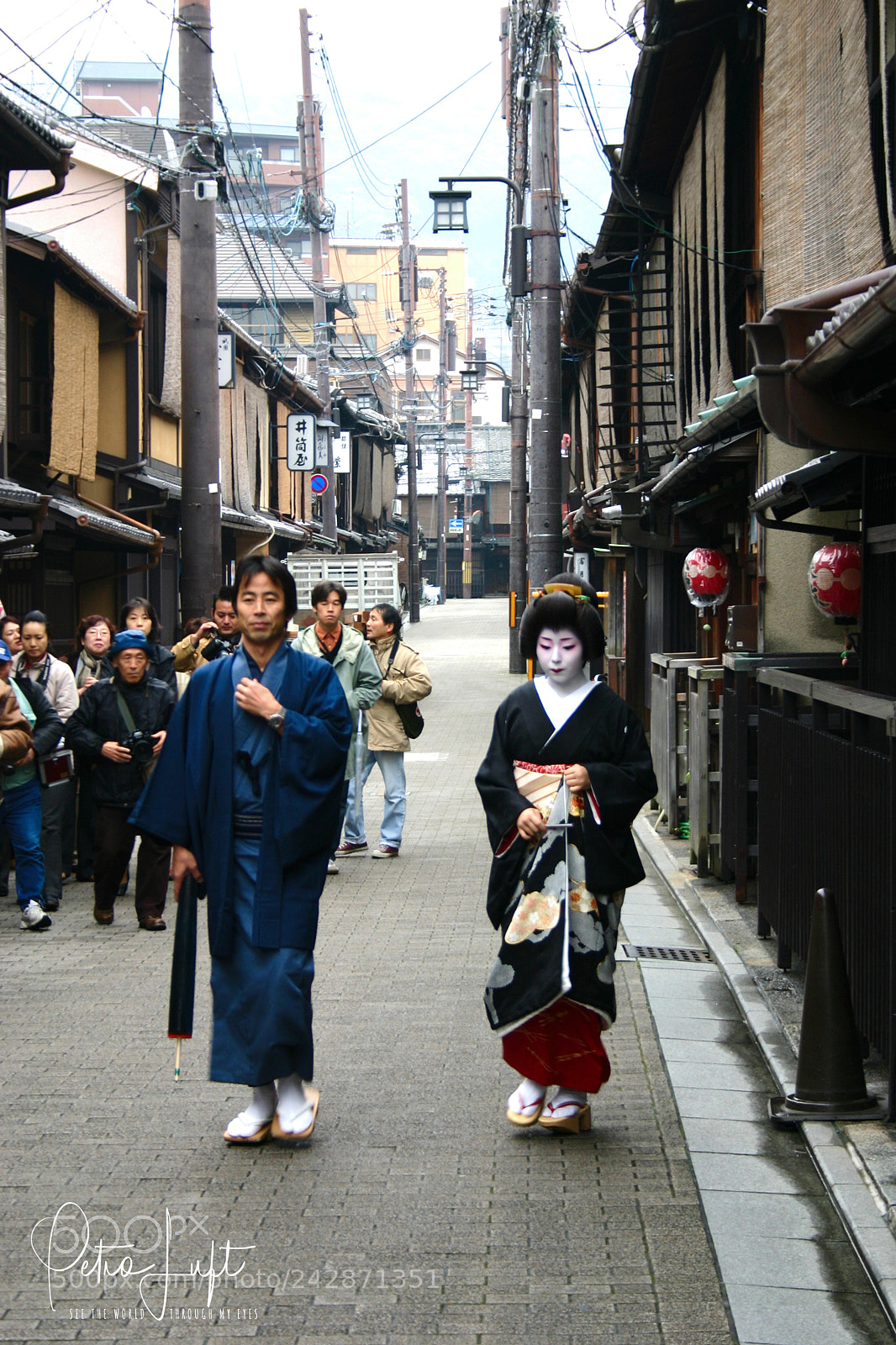 Canon EOS 300D (EOS Digital Rebel / EOS Kiss Digital) sample photo. Geisha kyoto photography