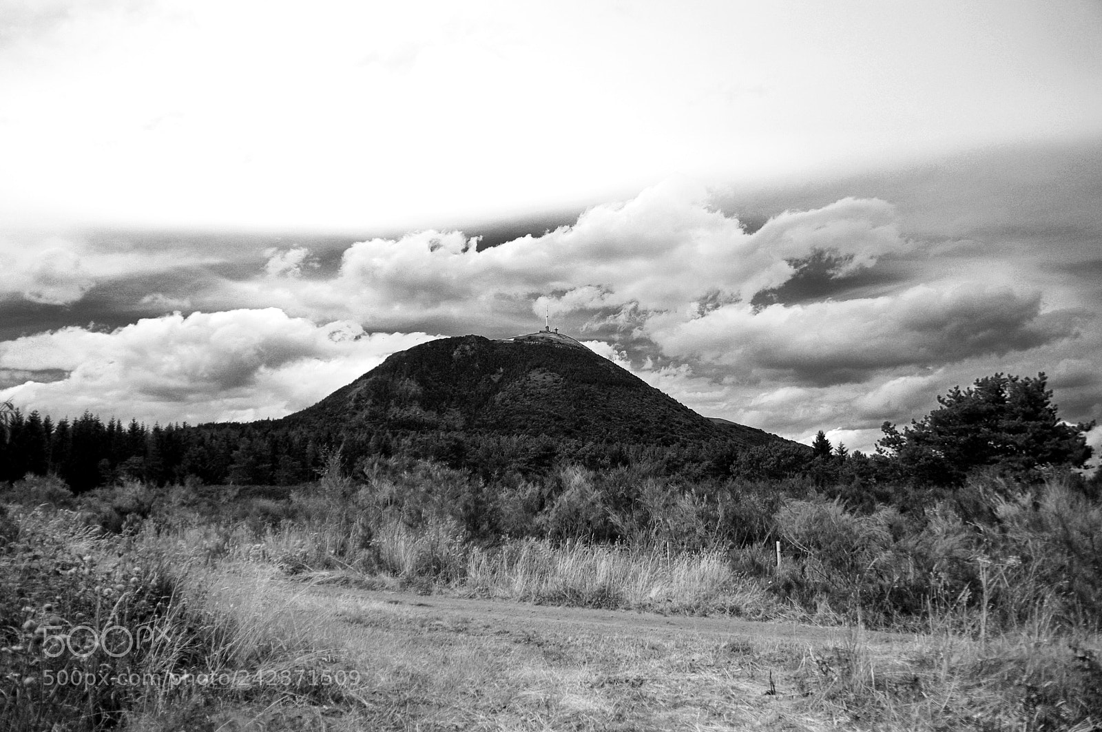 Pentax K20D sample photo. Puy-de-dôme photography