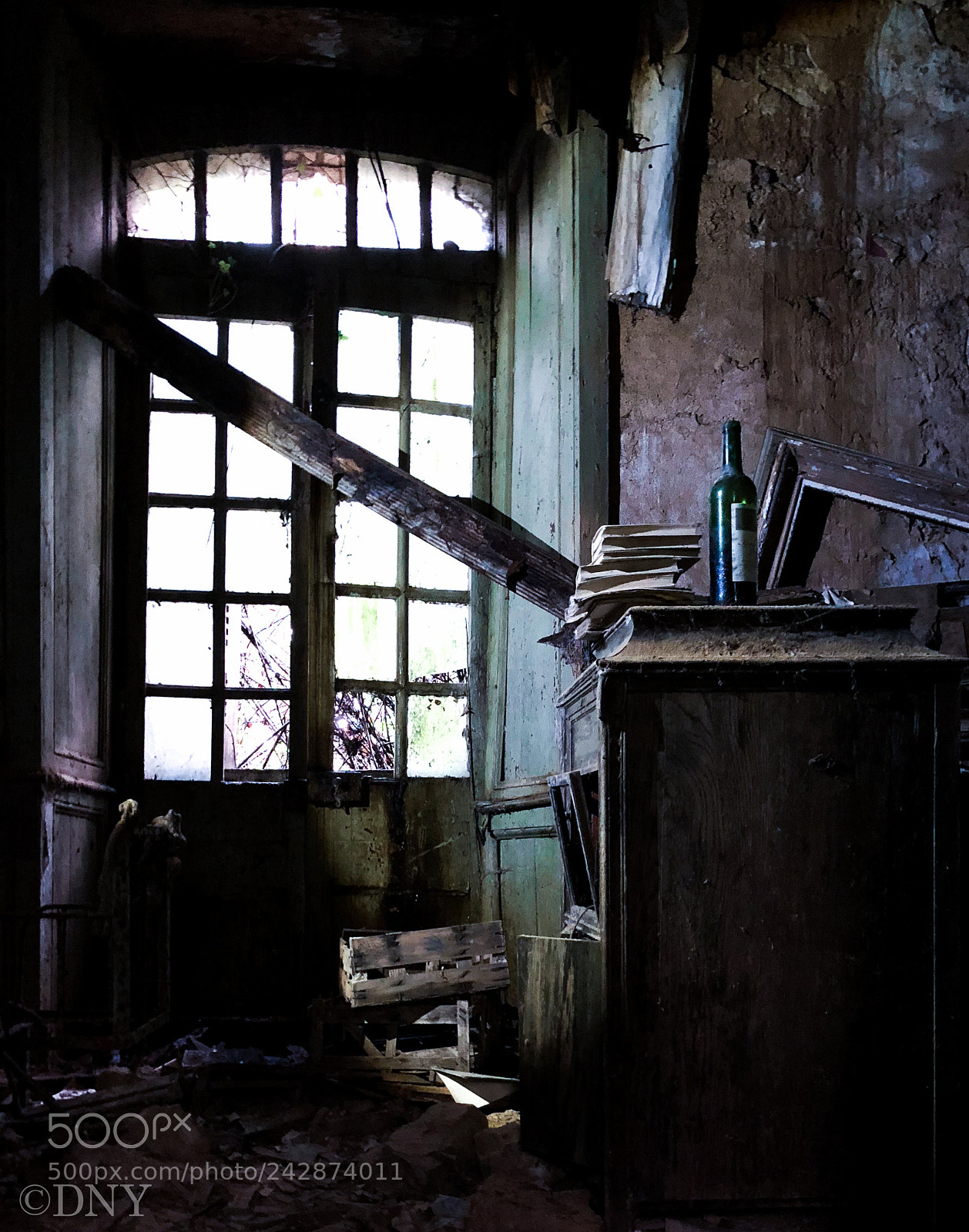 Apple iPhone X sample photo. Abandoned house photography