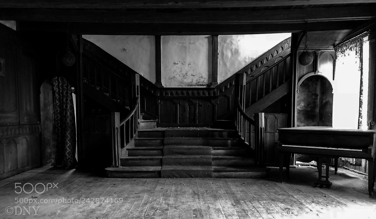 Apple iPhone X sample photo. Abandoned house photography