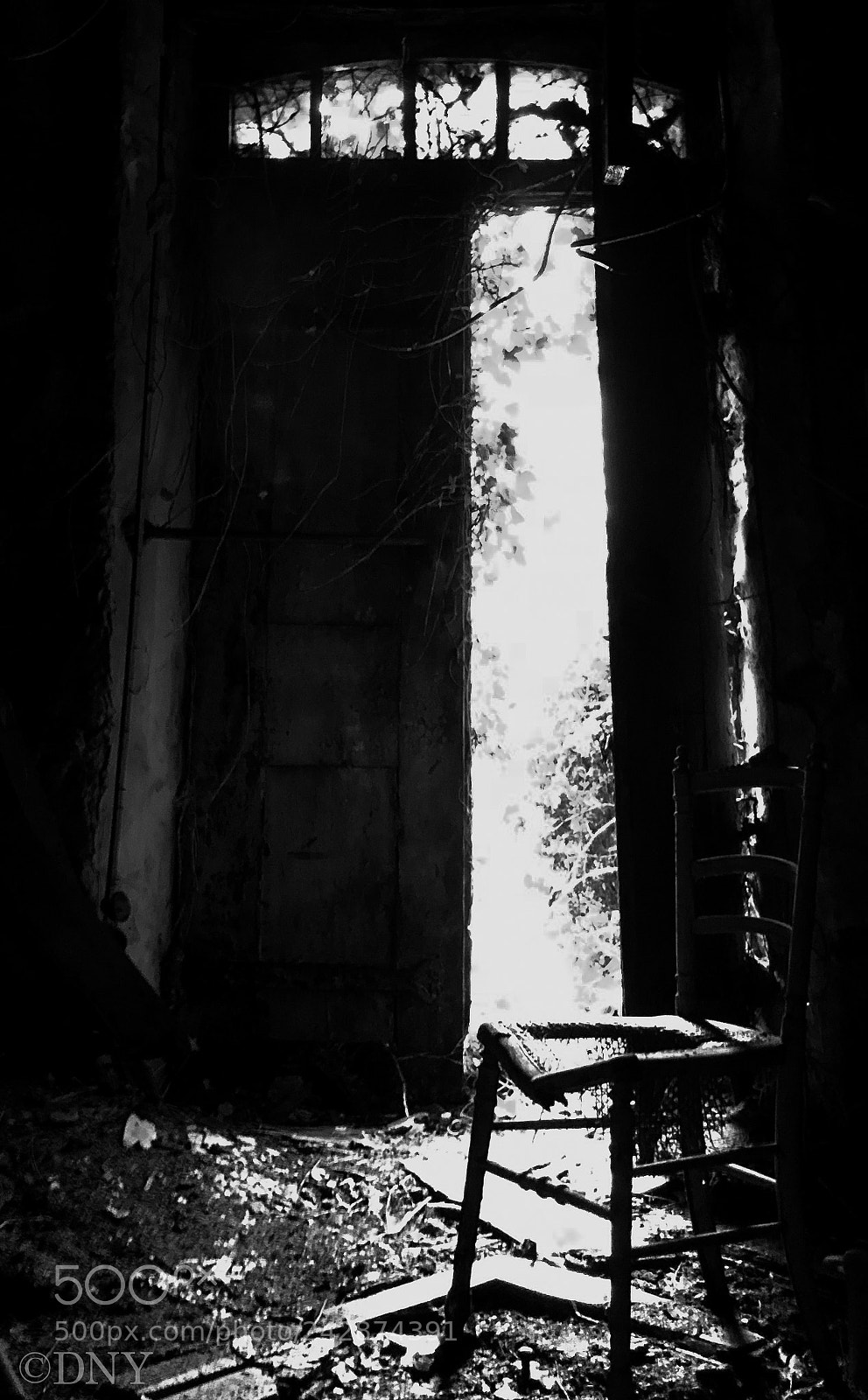 Apple iPhone X sample photo. Abandoned house photography