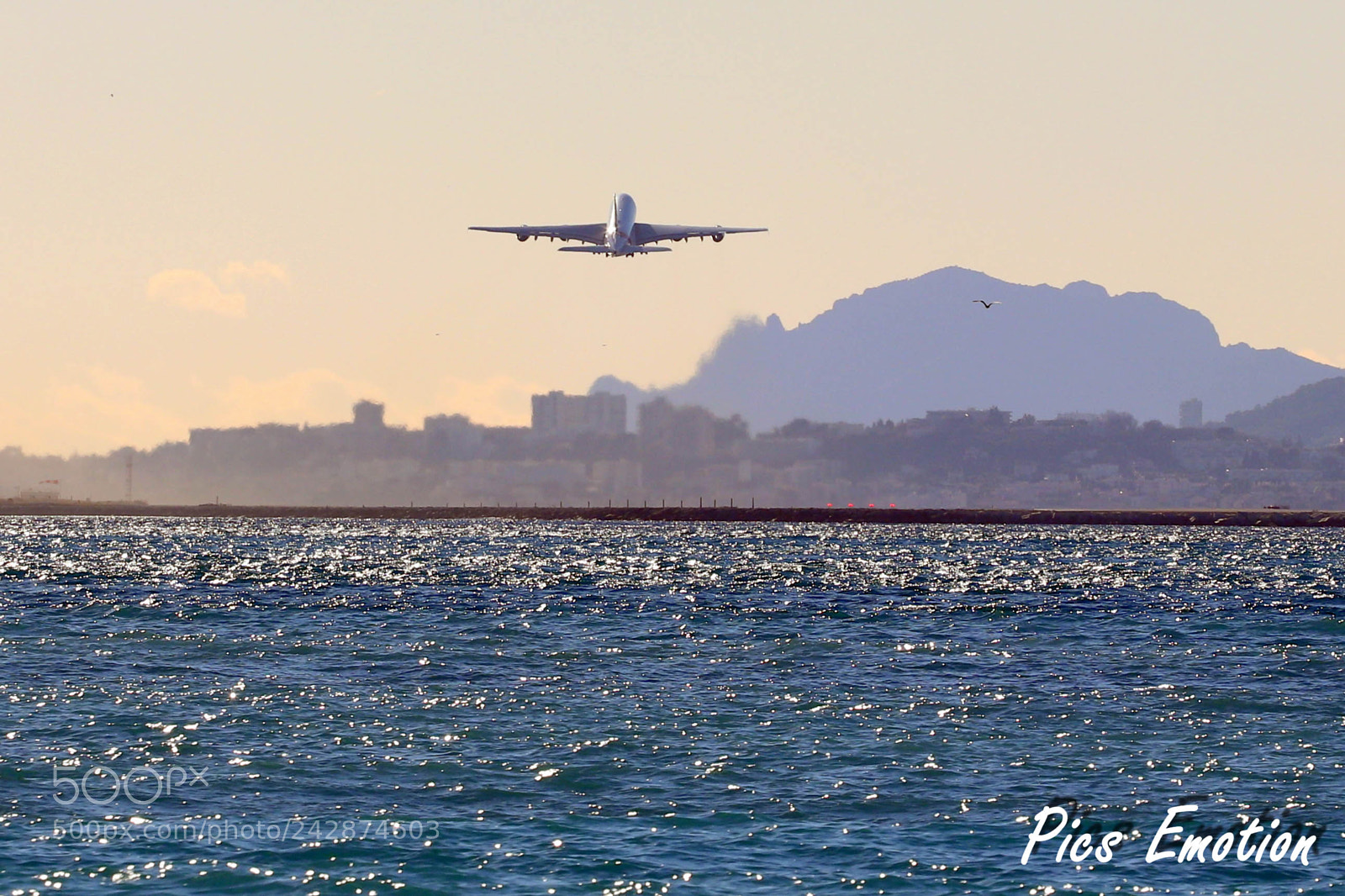 Canon EOS 77D (EOS 9000D / EOS 770D) sample photo. Nice, take off a380 photography
