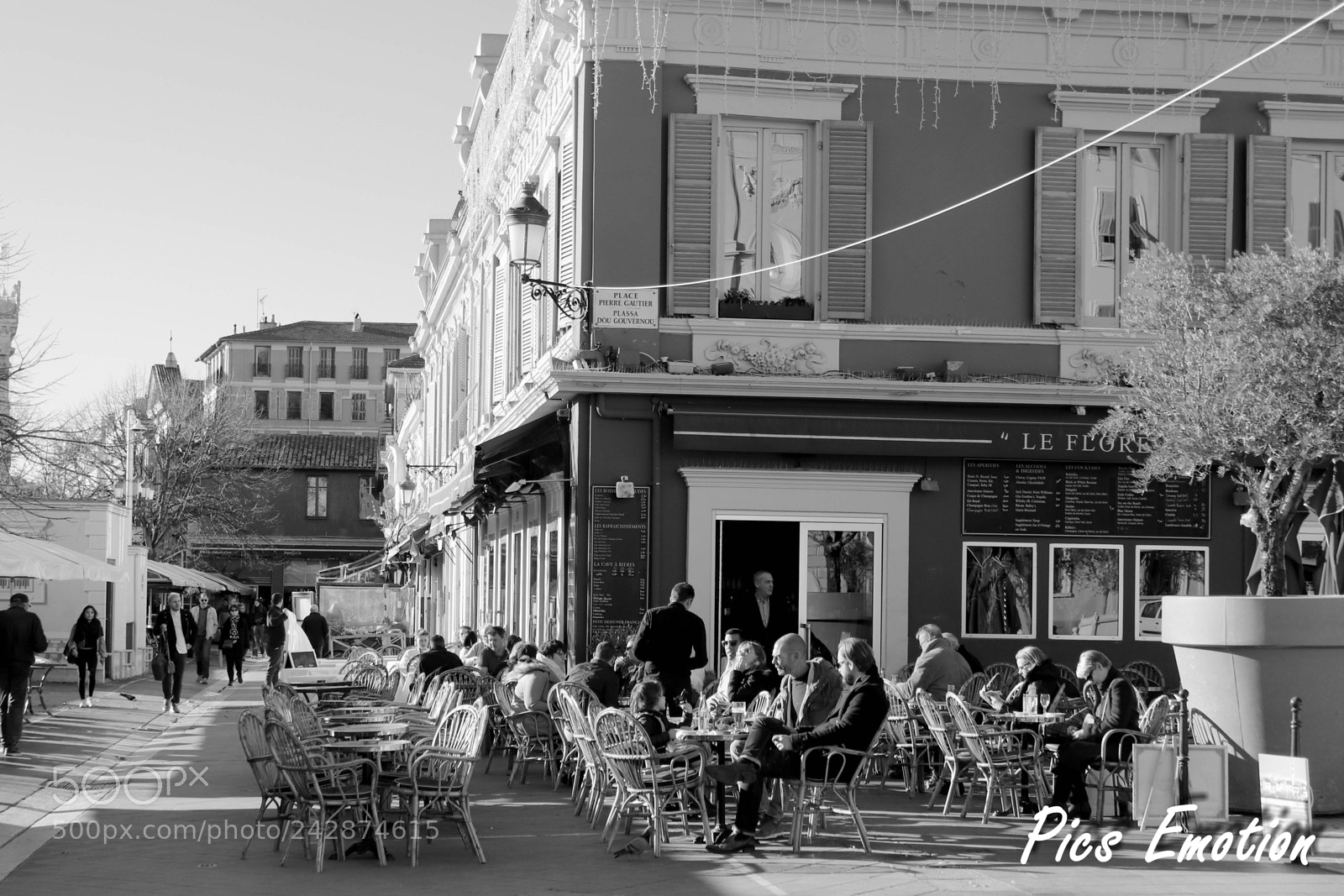 Canon EOS 77D (EOS 9000D / EOS 770D) sample photo. Nice, old town photography