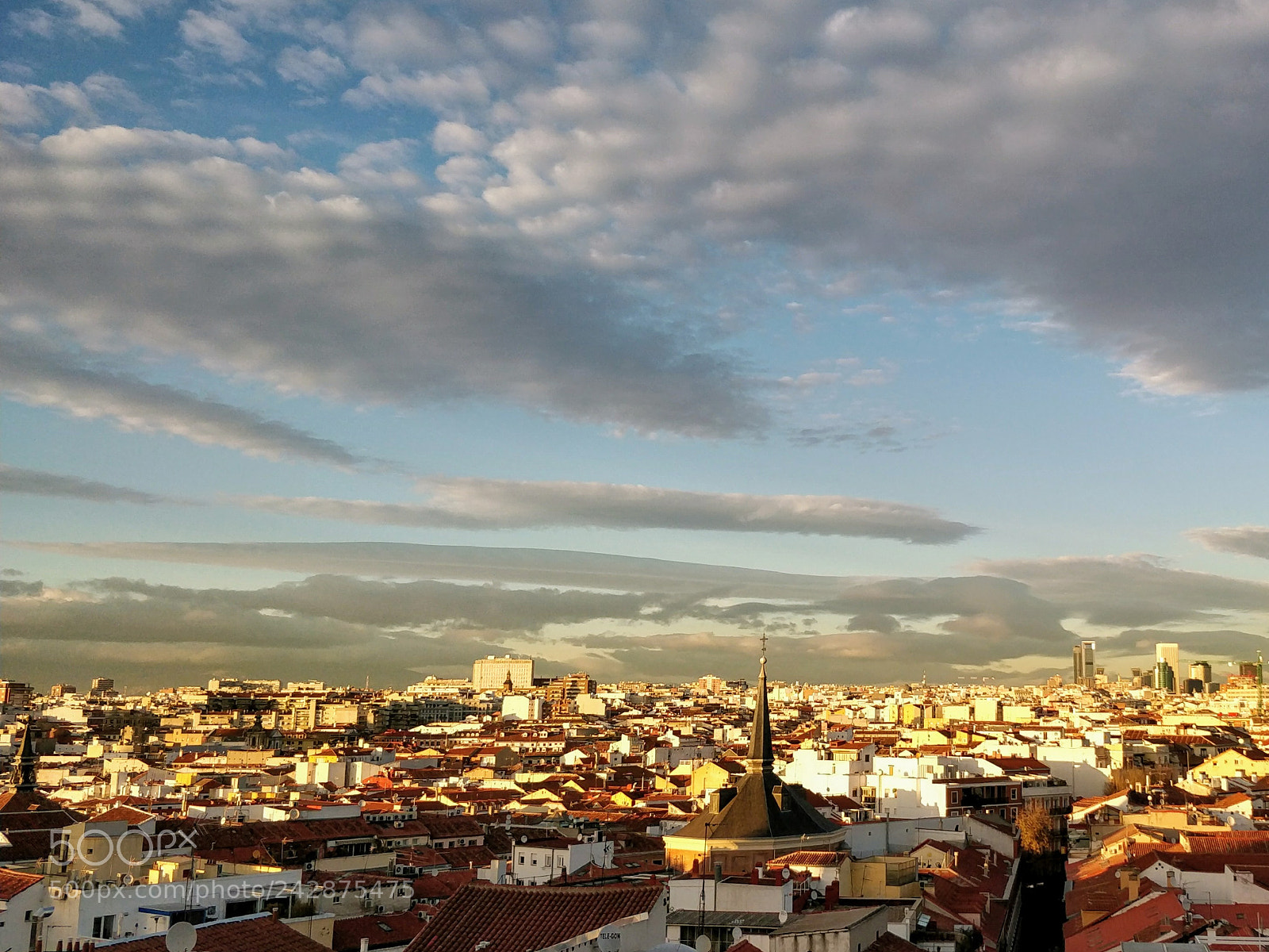 OnePlus 5T sample photo. Madrid's sky photography