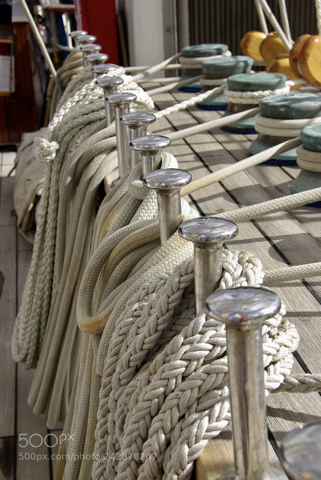 Pentax K10D sample photo. Pins and knitting another photography