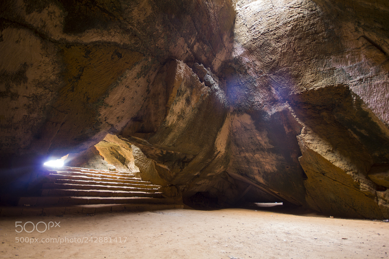 Canon EOS 550D (EOS Rebel T2i / EOS Kiss X4) sample photo. Grotte puniques in hawaria  photography