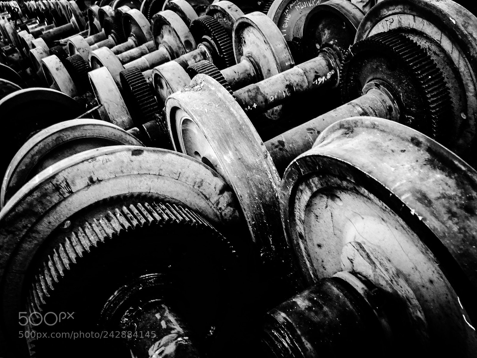 Fujifilm X10 sample photo. Train wheels photography