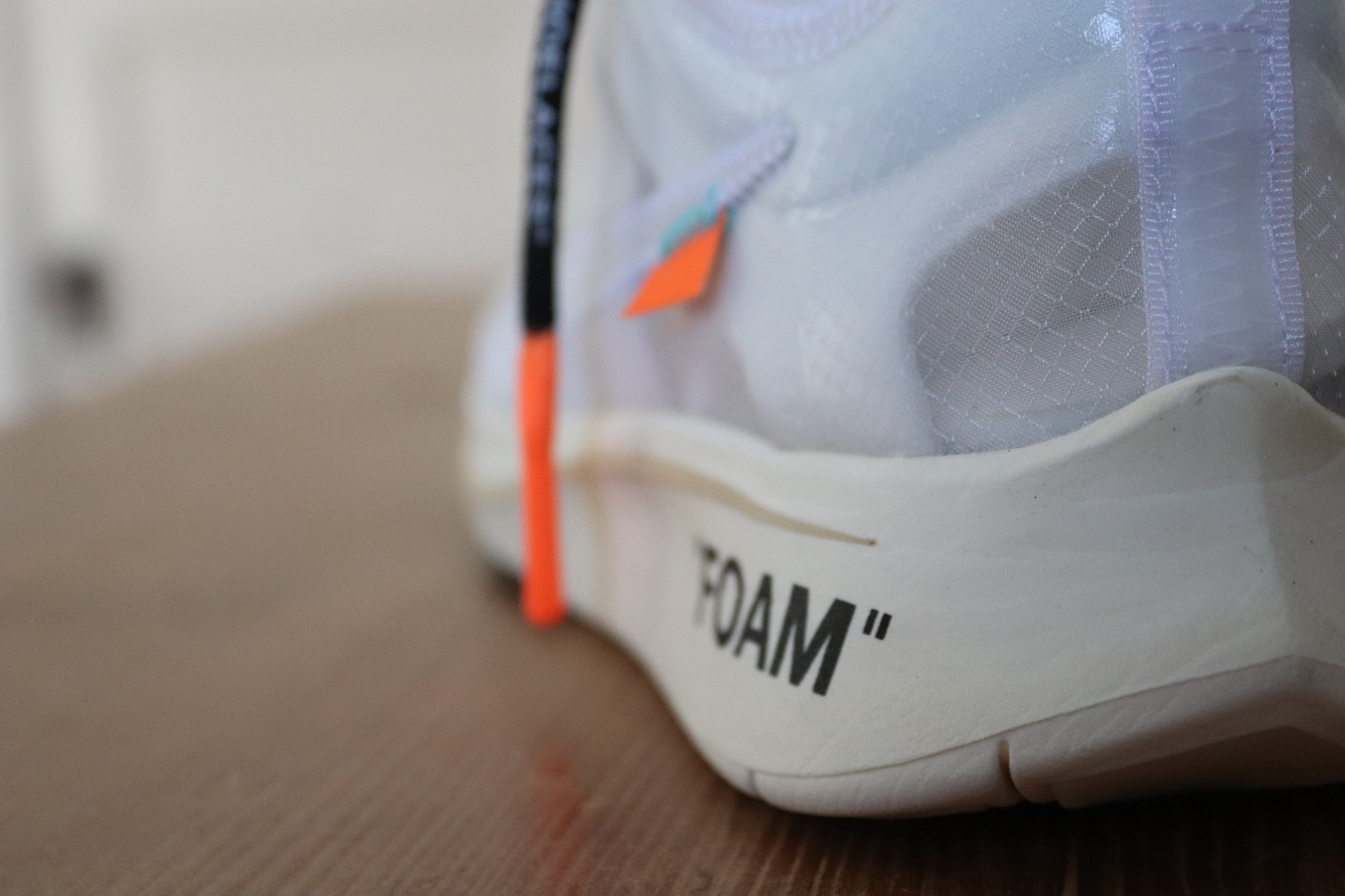 Canon EOS 77D (EOS 9000D / EOS 770D) + Canon EF-S 18-55mm F3.5-5.6 IS II sample photo. Off-white nike zoom fly photography