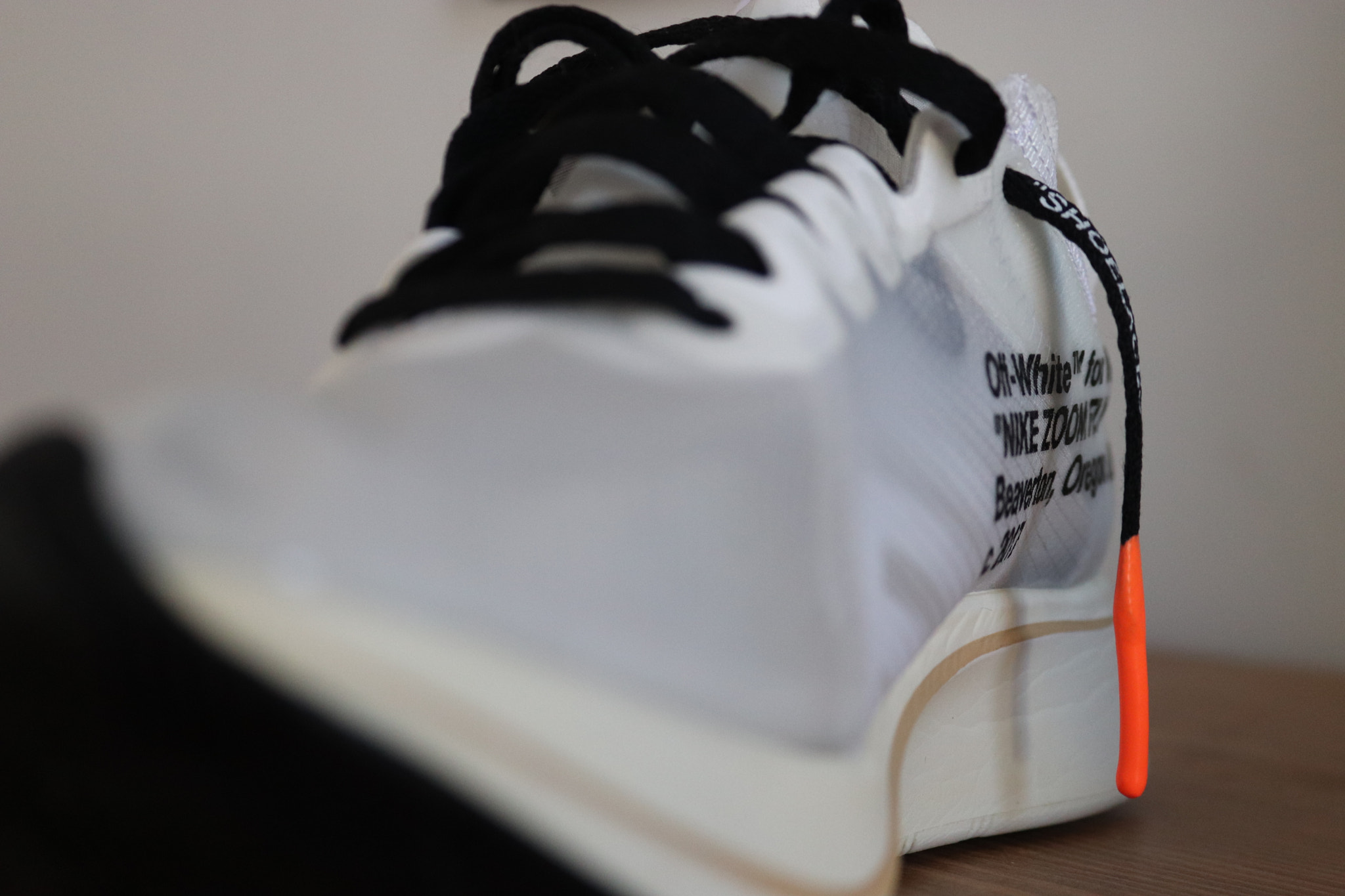 Canon EOS 77D (EOS 9000D / EOS 770D) sample photo. Off-white nike zoom fly photography