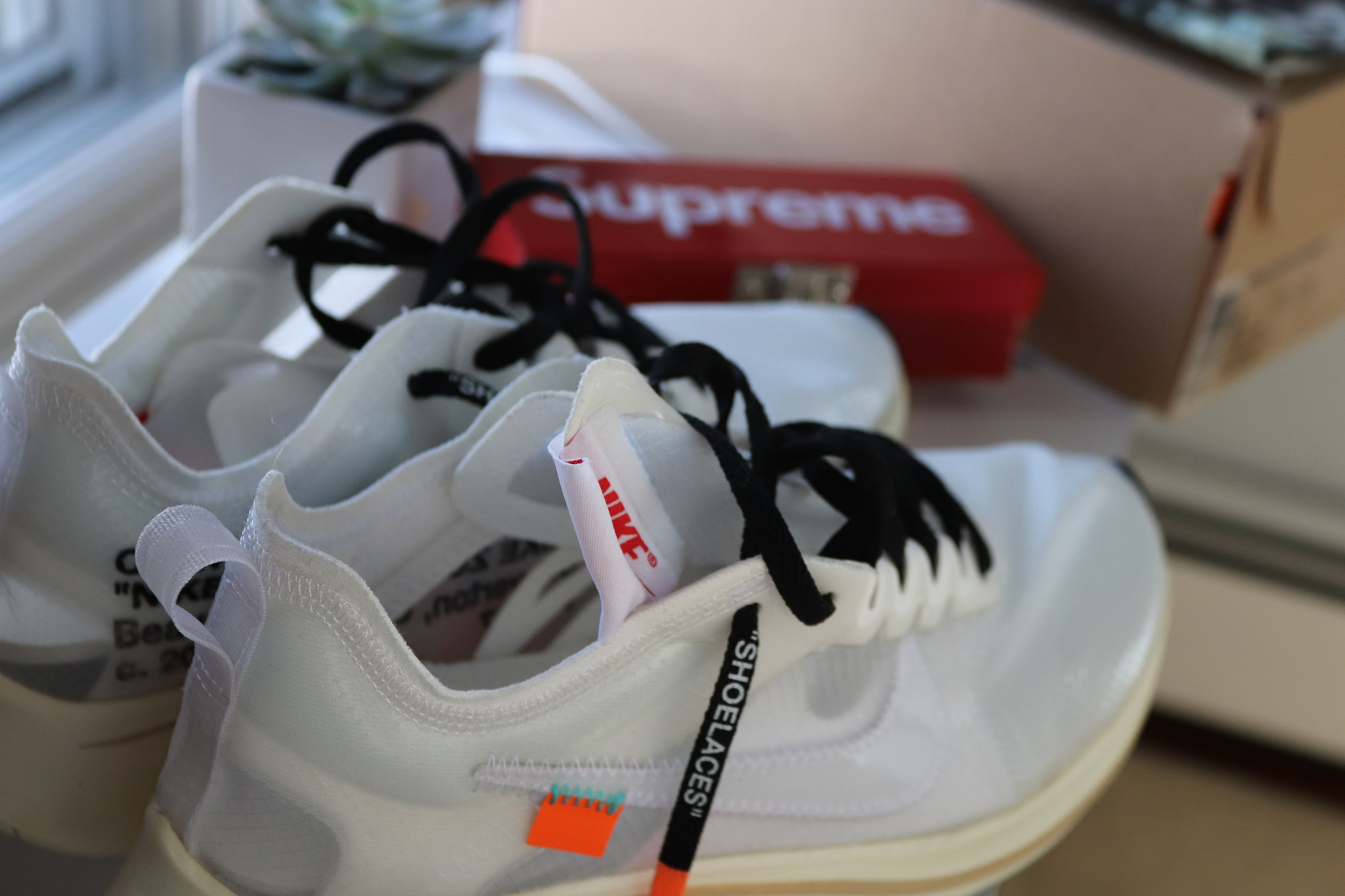 Canon EOS 77D (EOS 9000D / EOS 770D) sample photo. Off-white nike zoom fly photography
