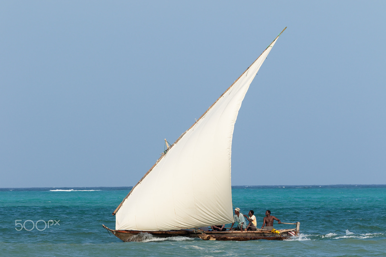 Canon EOS 7D Mark II + Tamron SP 35mm F1.8 Di VC USD sample photo. Zanzibar dhow photography