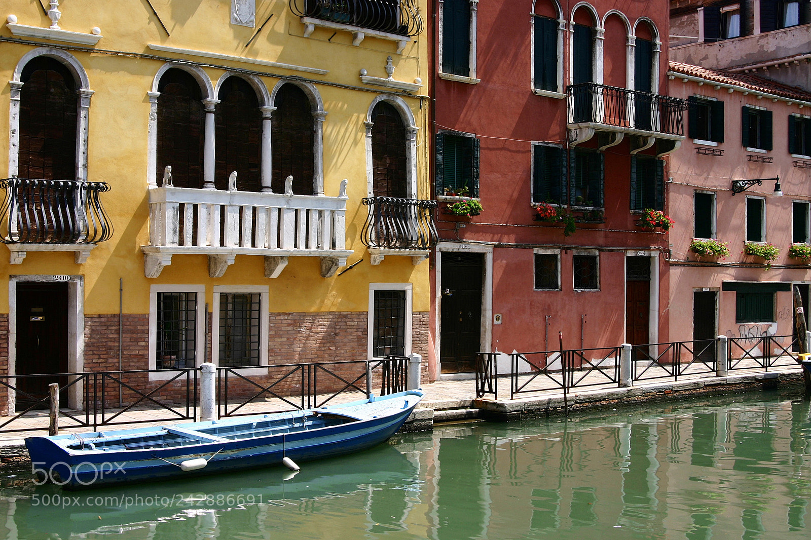 Canon EOS 300D (EOS Digital Rebel / EOS Kiss Digital) sample photo. Venezia, italy photography