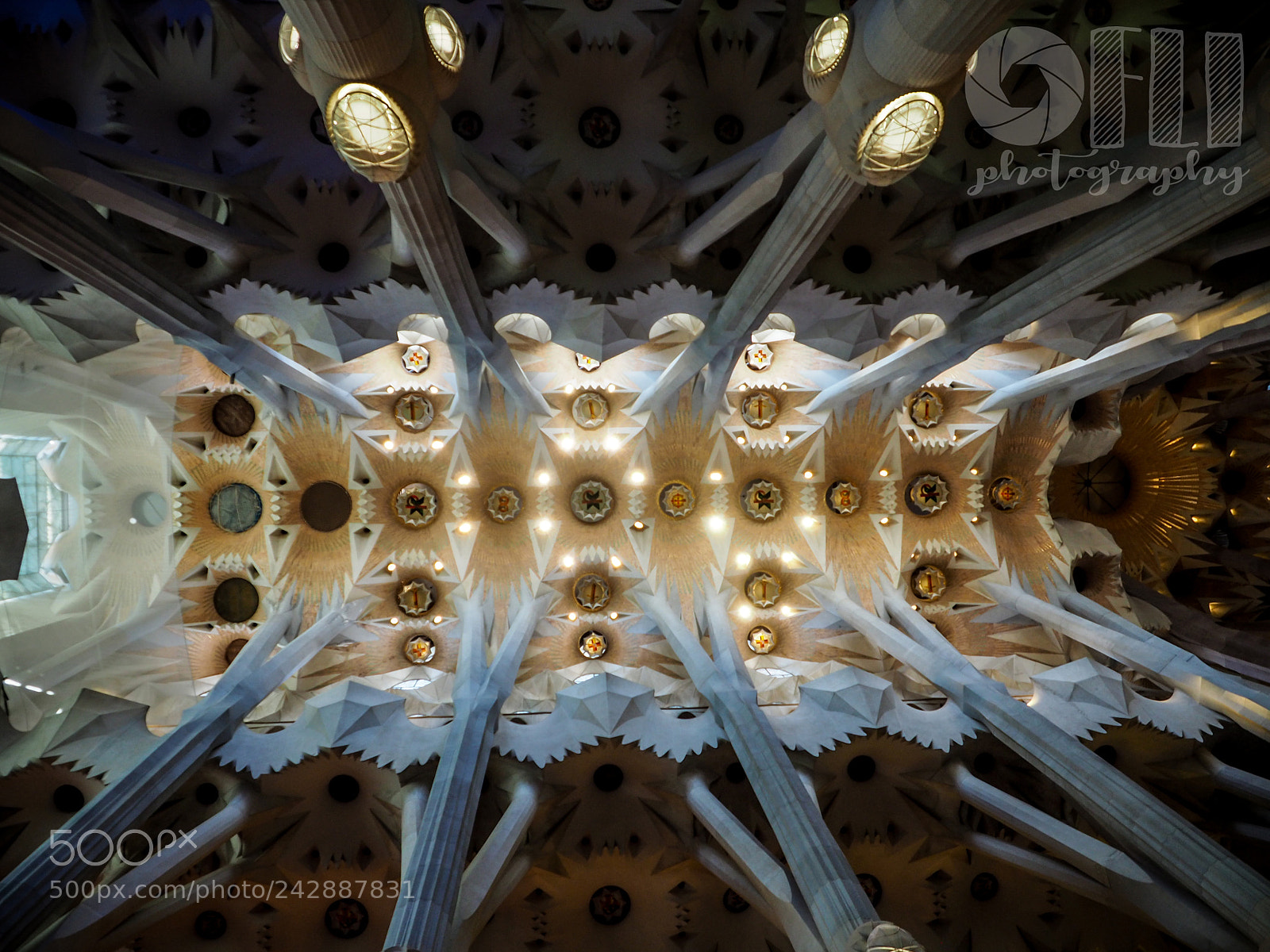 Olympus OM-D E-M5 II sample photo. Sagrada familia. barcelona. photography