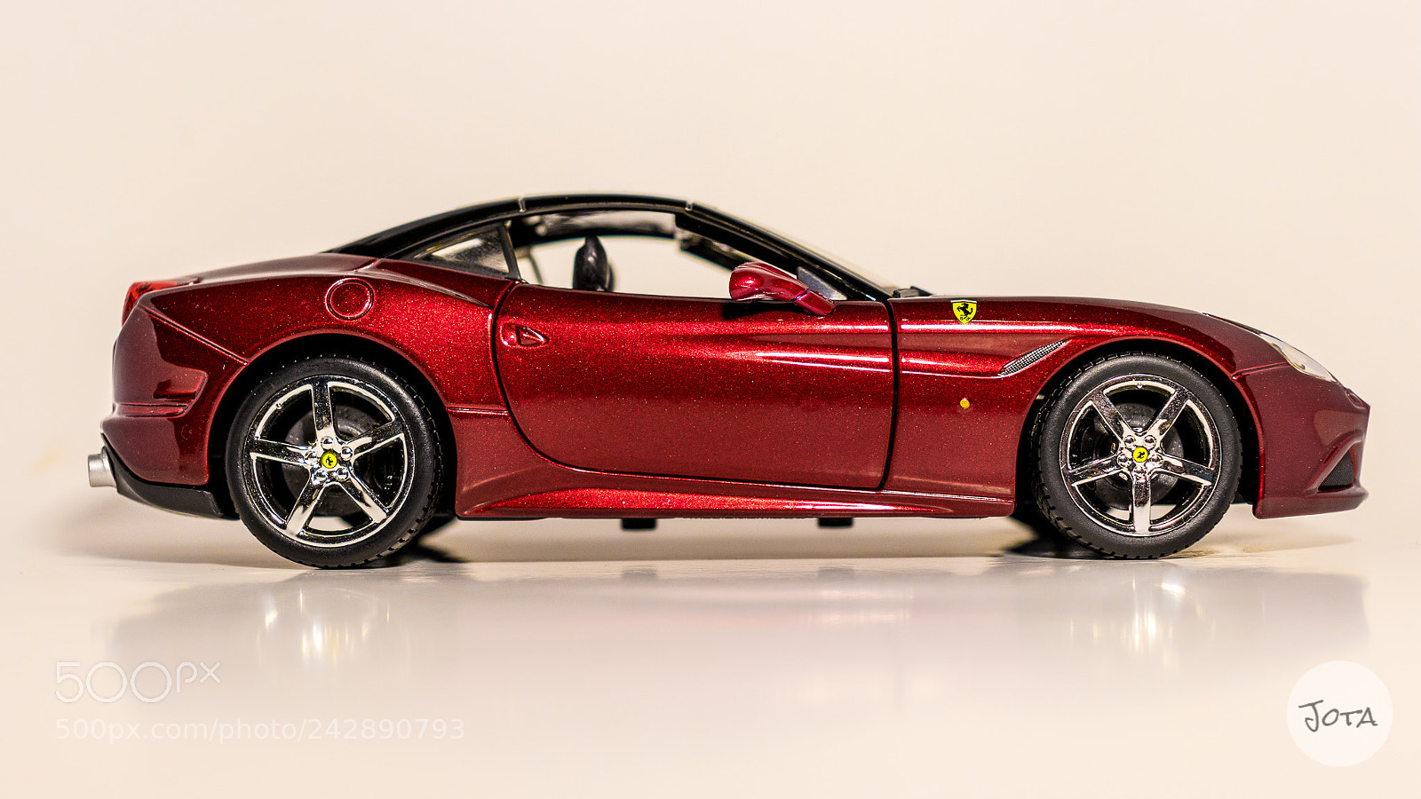 Canon EOS 77D (EOS 9000D / EOS 770D) sample photo. Ferrari little car photography
