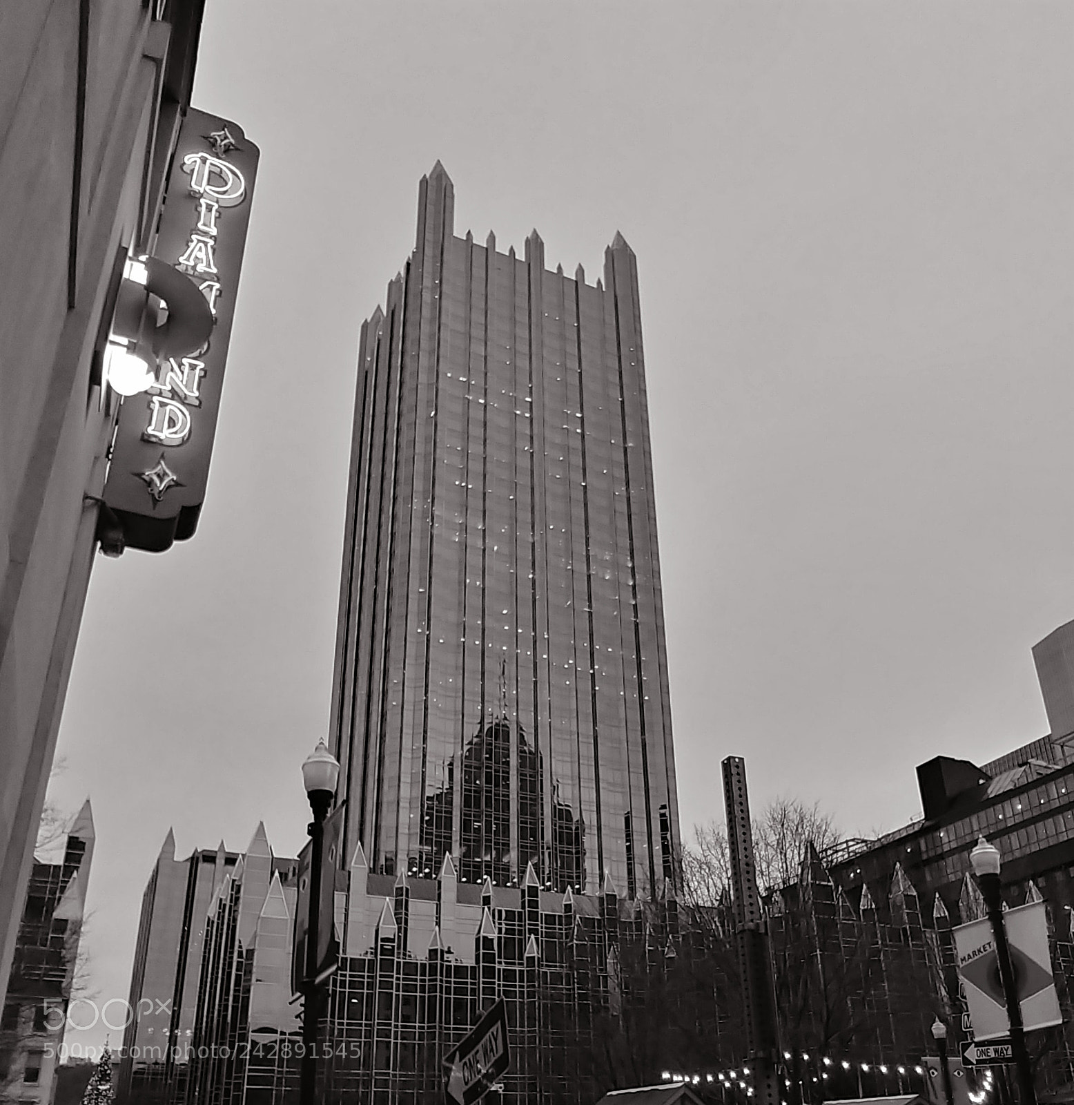 LG V30 sample photo. Beautiful black and white photography