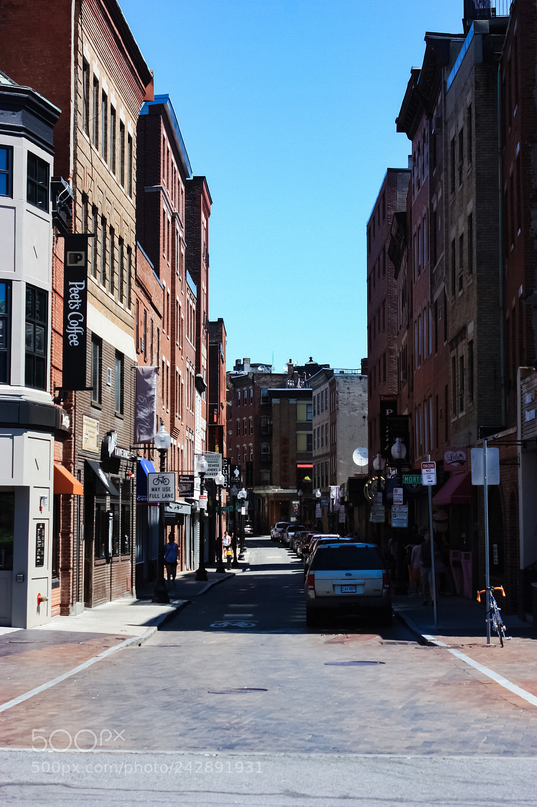 Canon EOS 450D (EOS Rebel XSi / EOS Kiss X2) sample photo. Boston side street photography