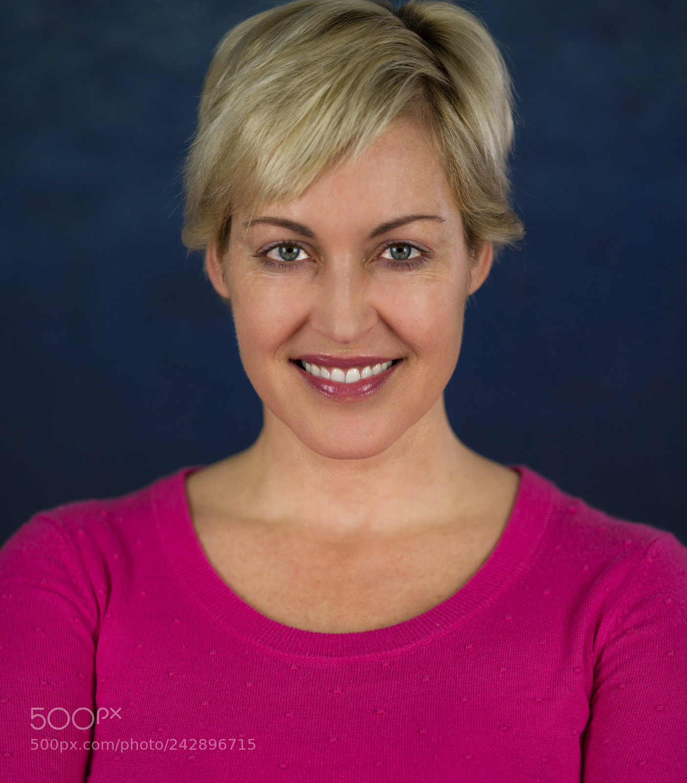 Sony a7R III sample photo. My wifey sporting her photography