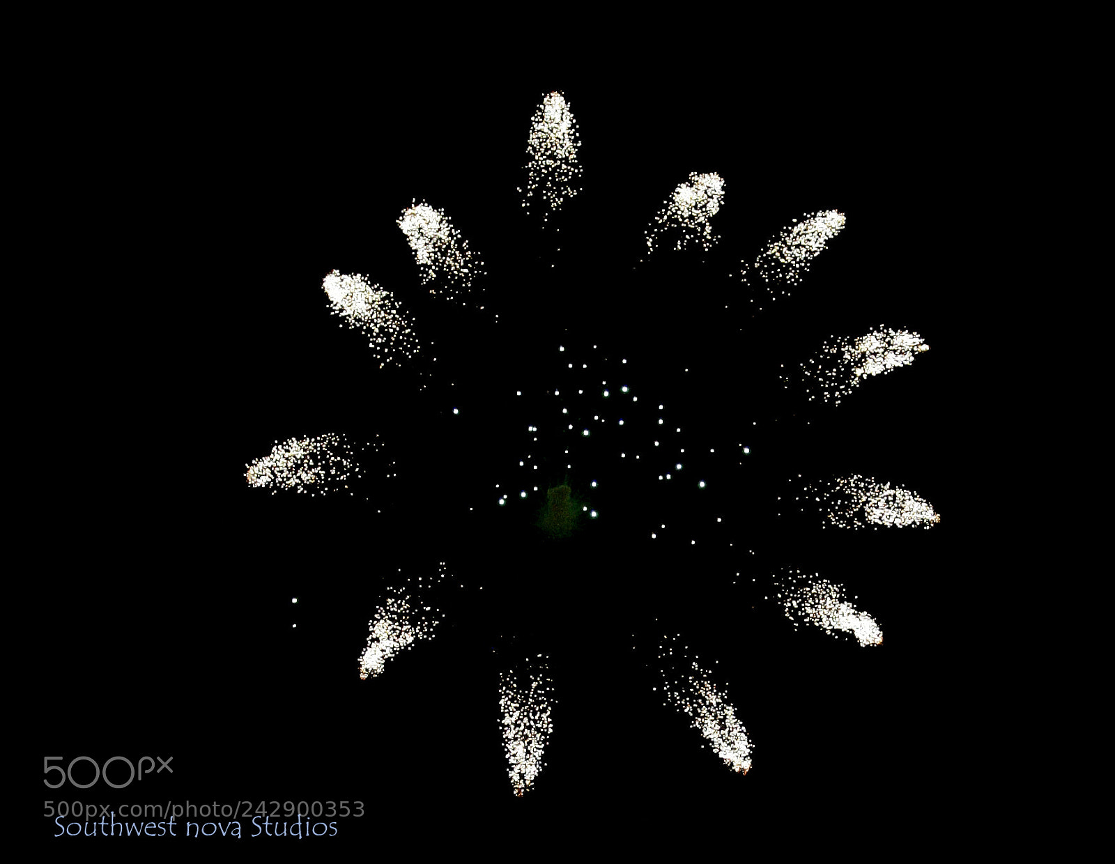 Canon EOS 350D (EOS Digital Rebel XT / EOS Kiss Digital N) sample photo. Fireworks photography
