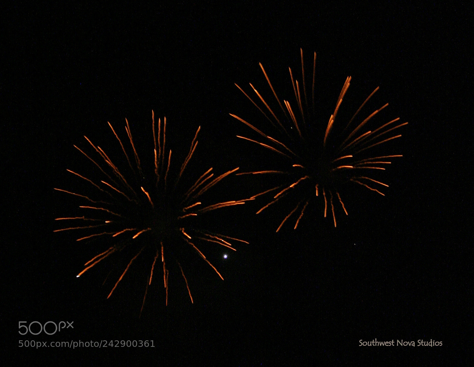 Canon EOS 350D (EOS Digital Rebel XT / EOS Kiss Digital N) sample photo. Fireworks photography