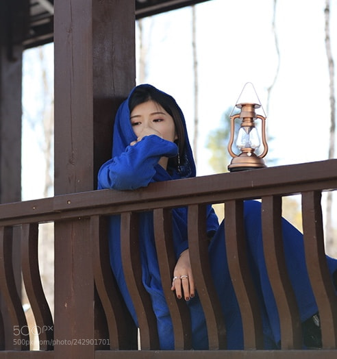 Canon EOS 5DS R sample photo. A thinking girl photography