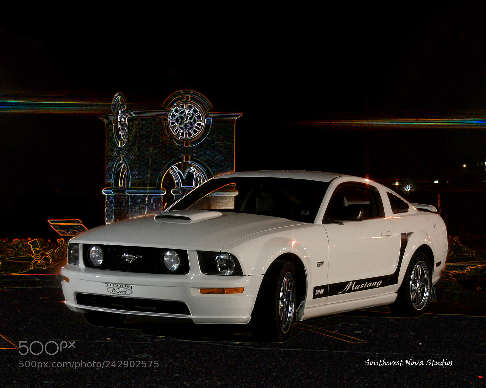 Canon EOS 350D (EOS Digital Rebel XT / EOS Kiss Digital N) sample photo. Glowing stang photography