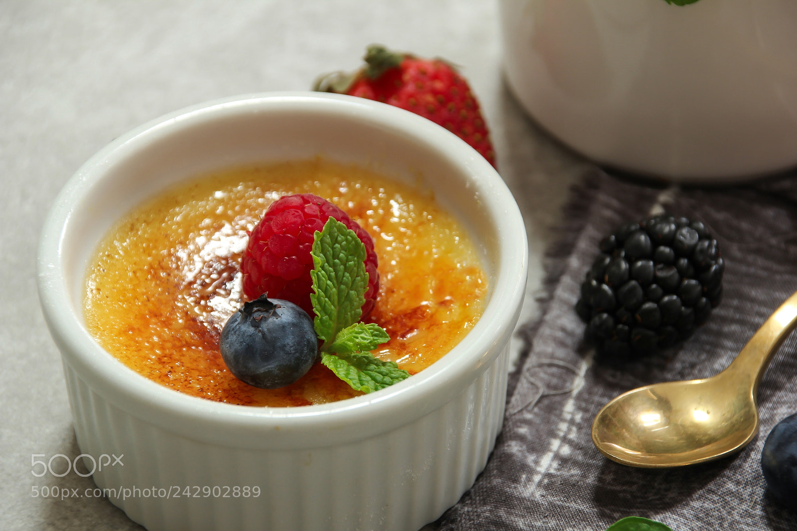 Canon EOS 60D sample photo. Homemade classic creme brulee photography