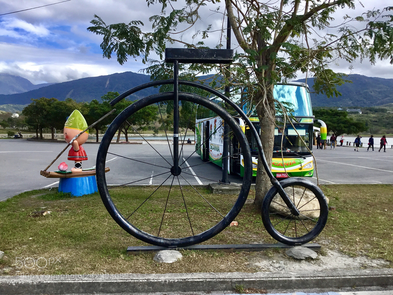 Apple iPad sample photo. Big bicycle photography