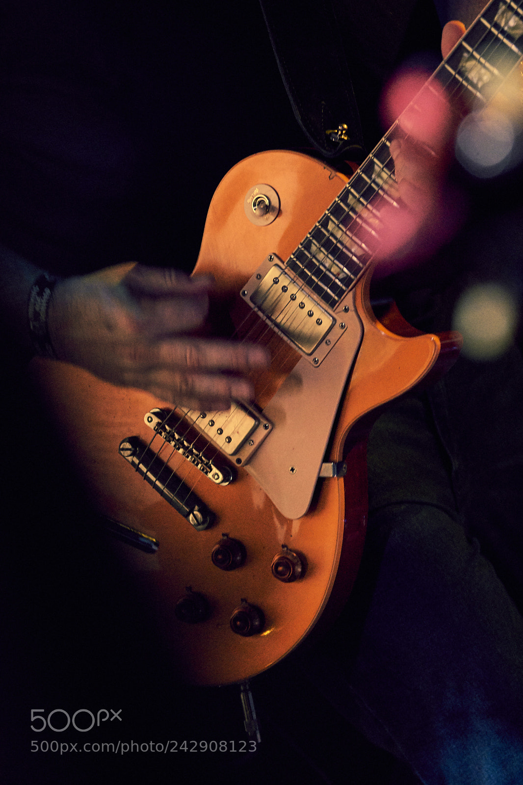 Sony a6500 sample photo. Les paul photography