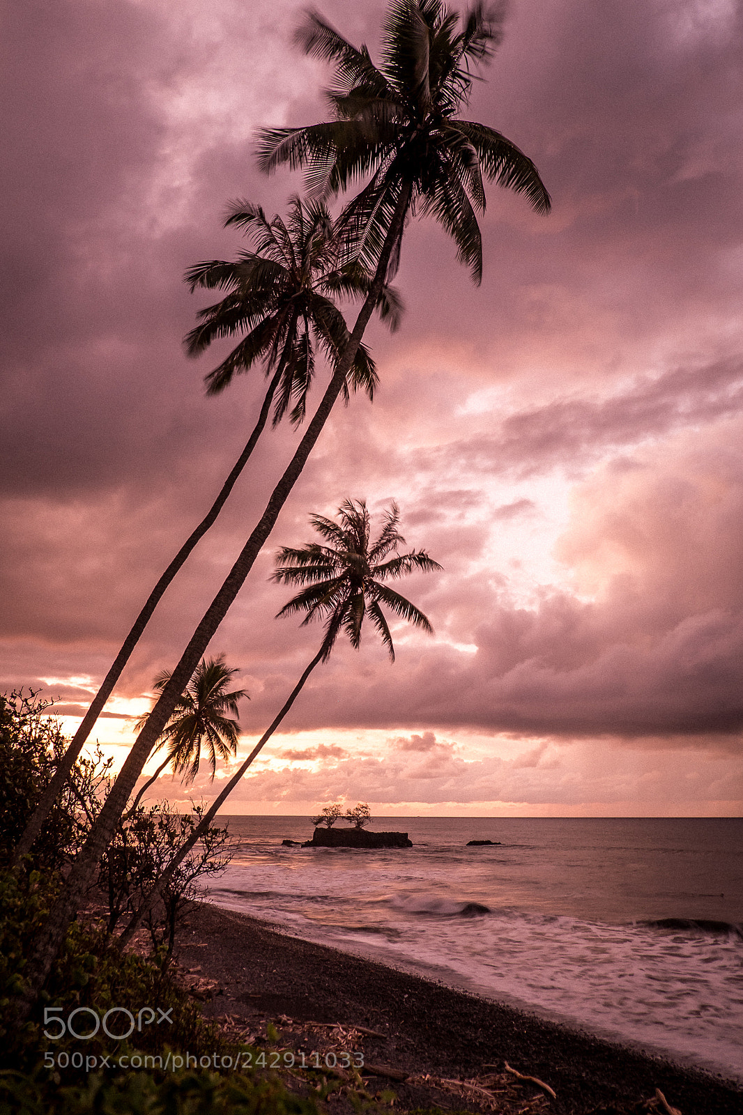 Fujifilm X-T1 sample photo. Papenoo beach photography
