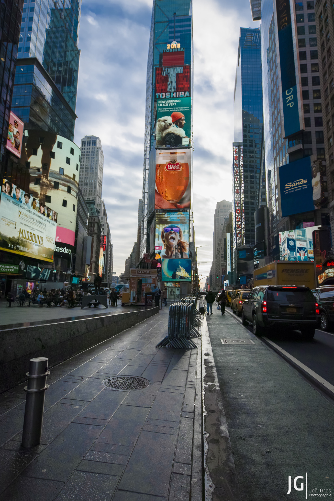 Sigma sd Quattro H sample photo. Times square, new york city. photography