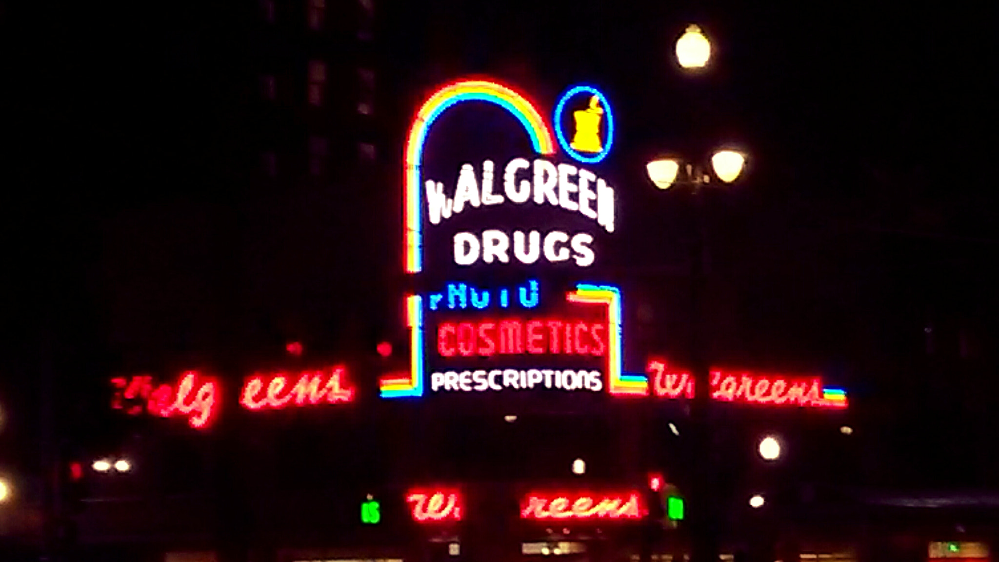 LG K7 sample photo. Walgreens drugs photography