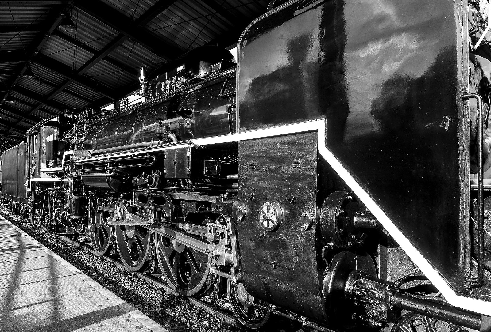 Olympus OM-D E-M5 II sample photo. Historical mechanism photography