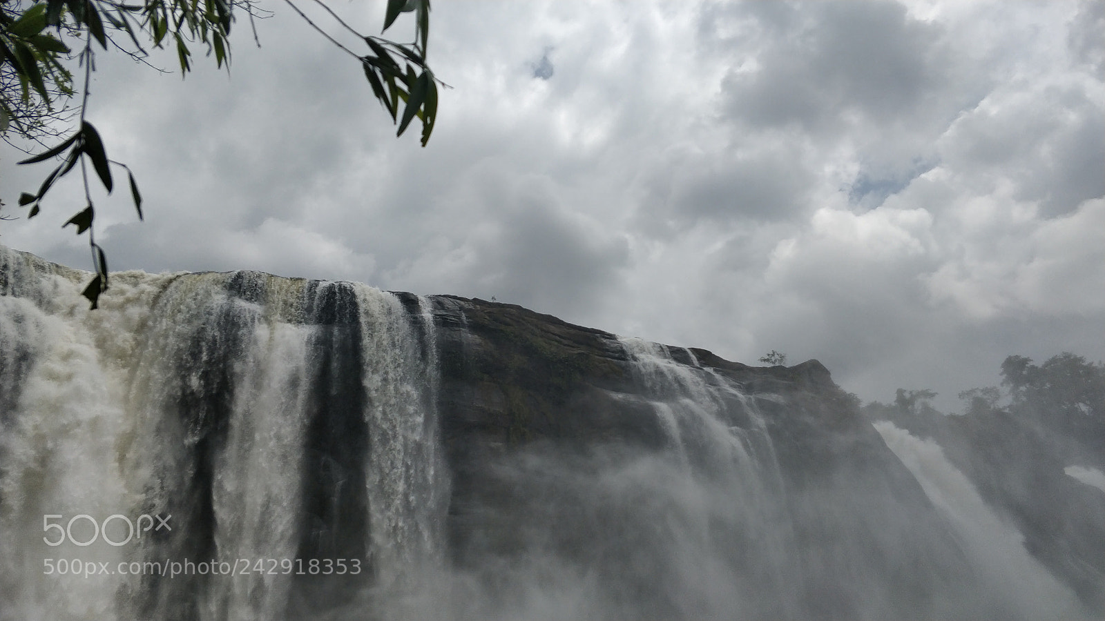 OnePlus 5 sample photo. Athirappilly falls photography