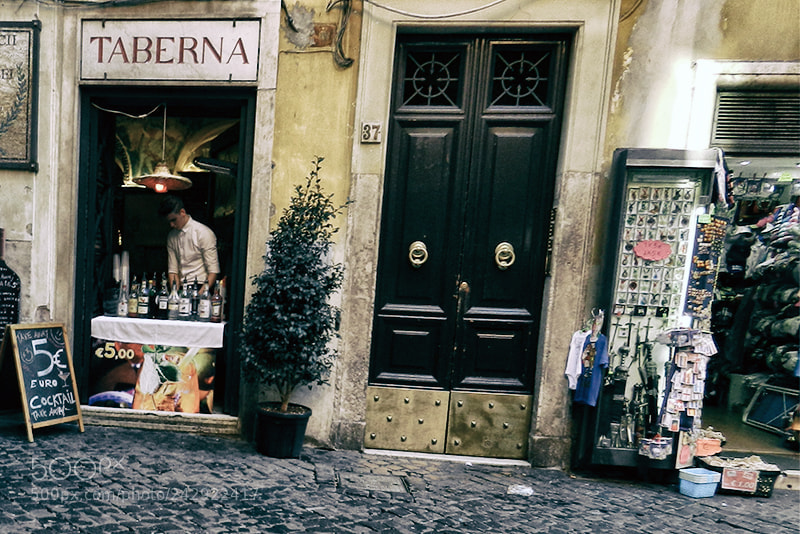 Nikon Coolpix P500 sample photo. Vicoli di roma photography