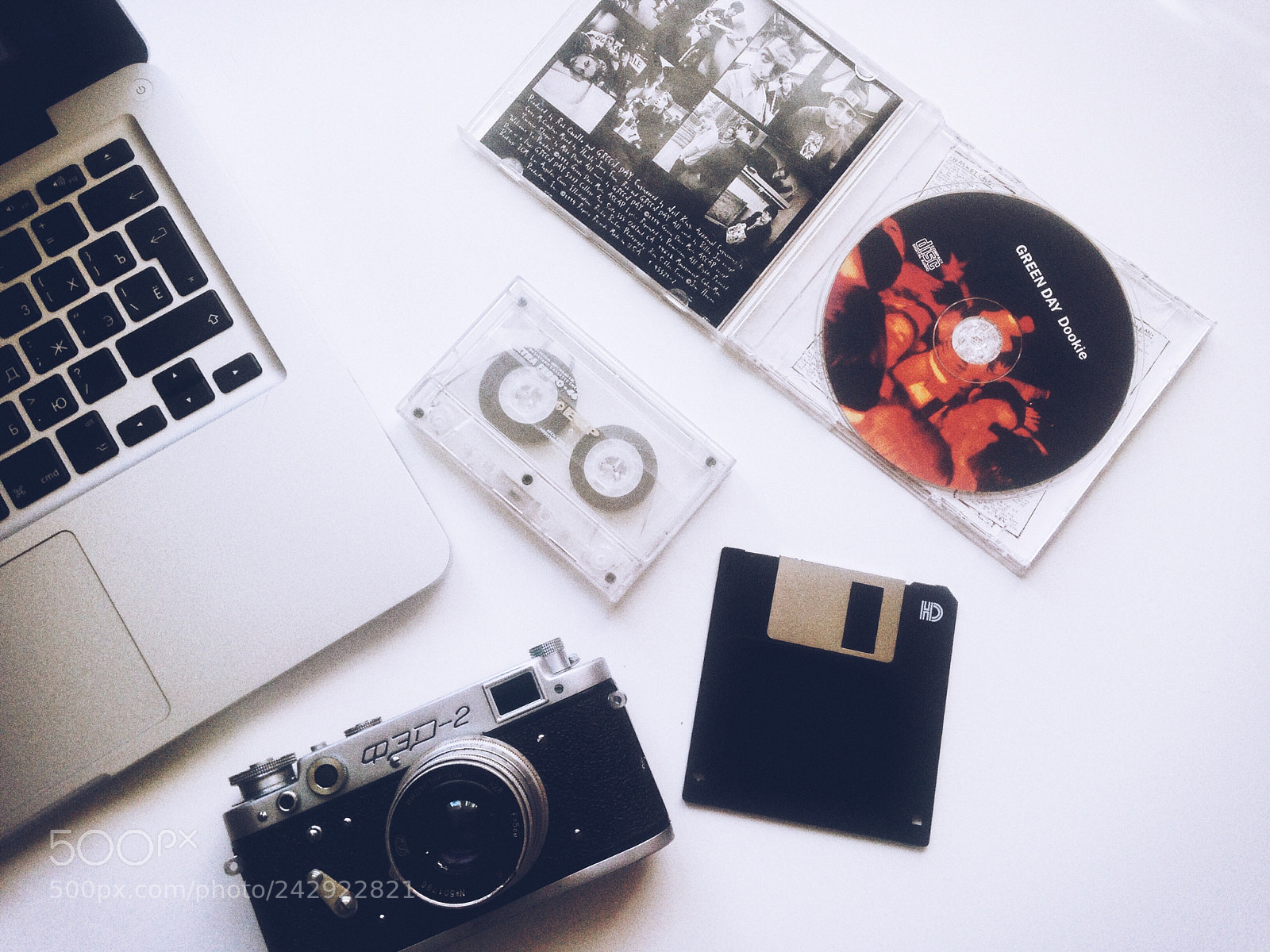 Apple iPhone 5c sample photo. Retro collection photography