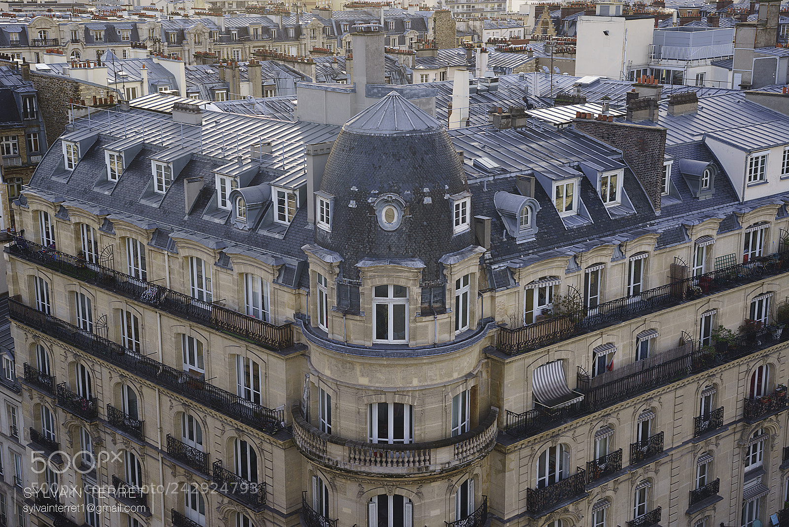 Sony a7R sample photo. Immeuble haussmanien photography