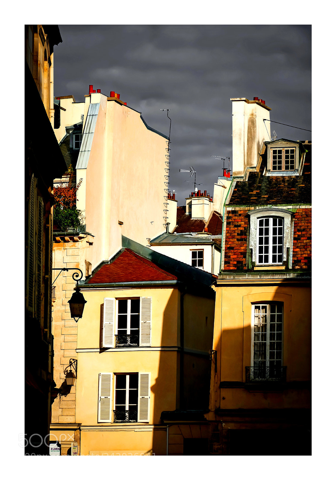 Panasonic Lumix DMC-FZ1000 sample photo. Rue chanoinesse photography