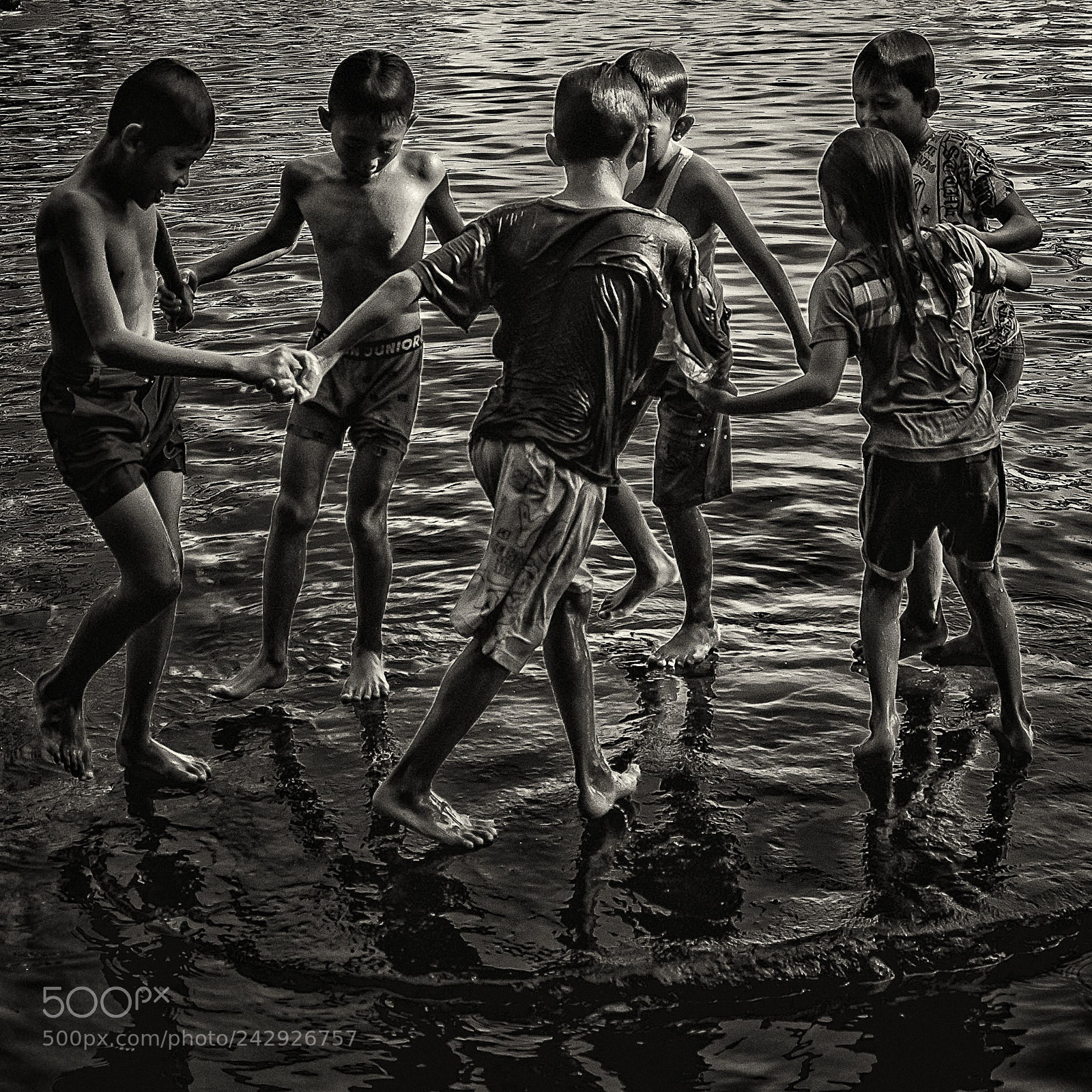 Fujifilm X-E1 sample photo. Dance over the water photography