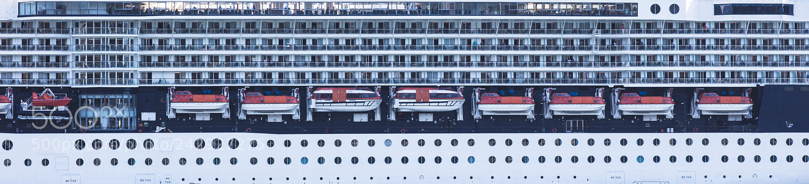 Canon EOS 5DS R sample photo. Cruise photography