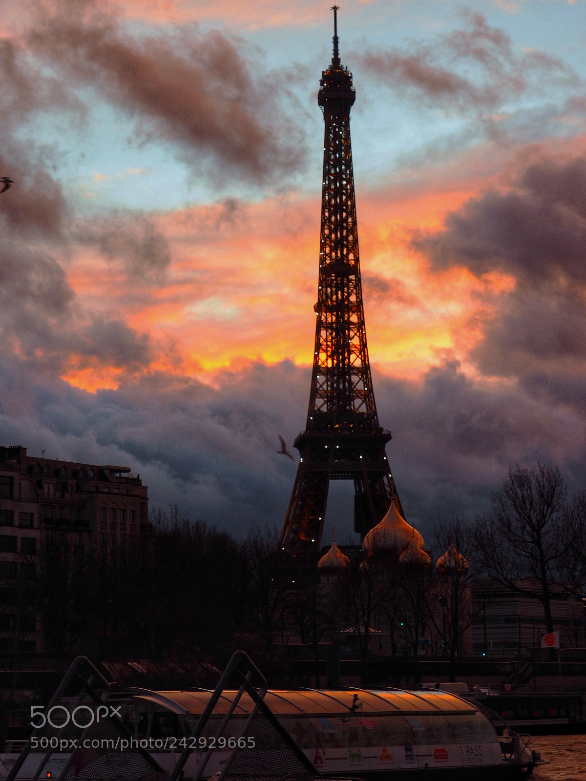 Olympus OM-D E-M1 sample photo. Twilight sky in paris photography