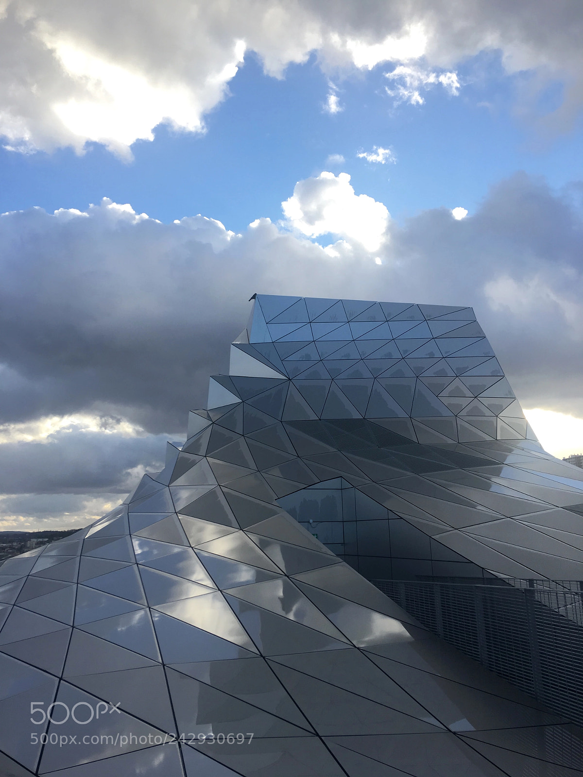 Apple iPhone 6s Plus sample photo. Literally touching the sky photography