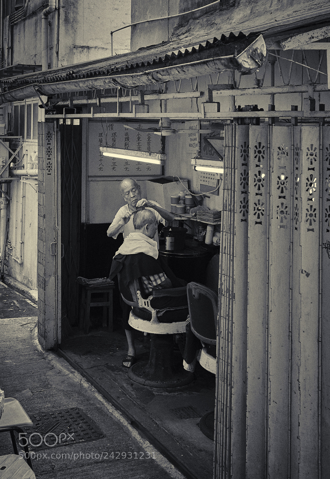 Fujifilm X-T2 sample photo. Backalley barbershop hk photography