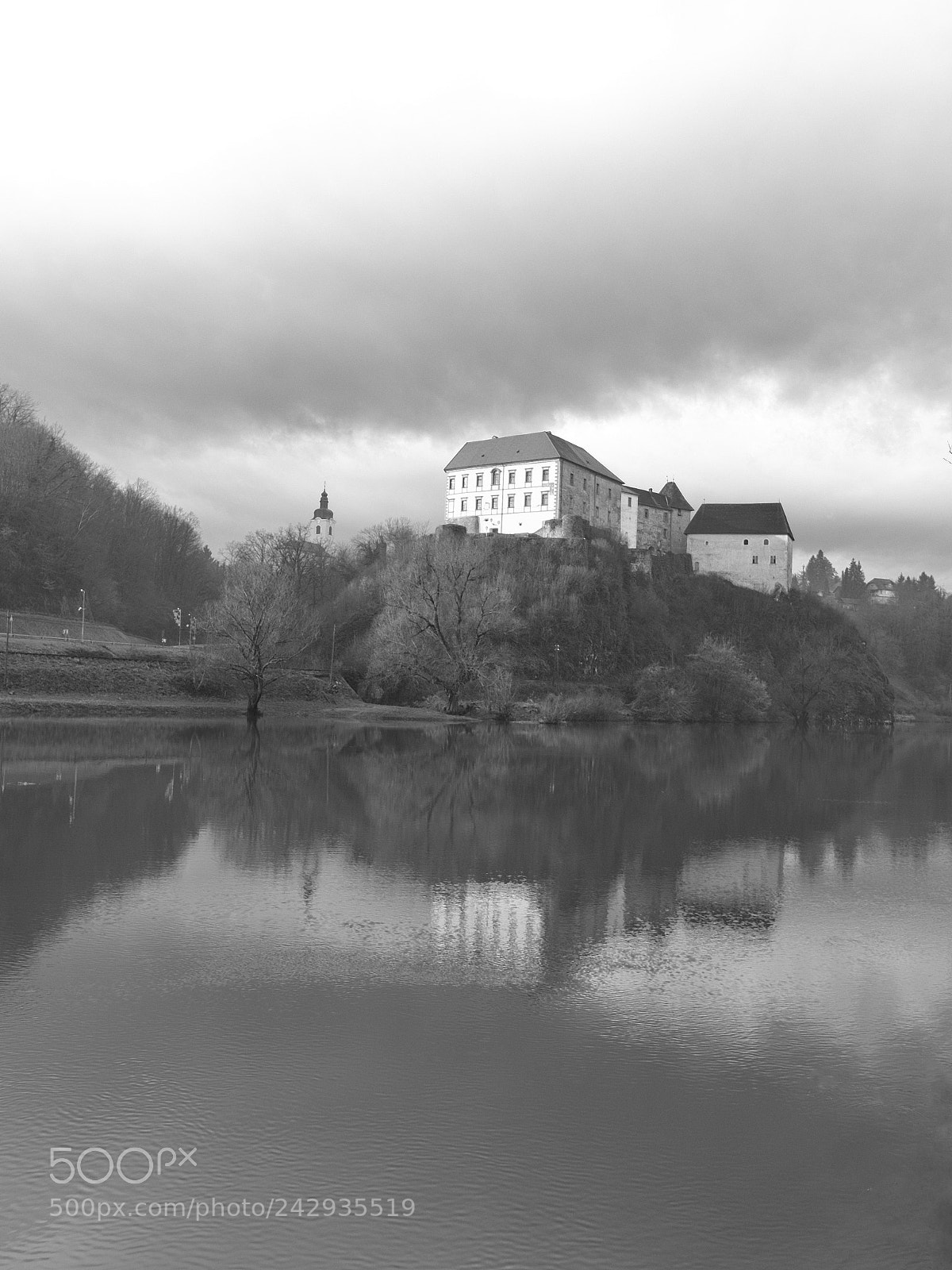 Canon EOS 77D (EOS 9000D / EOS 770D) sample photo. Castle on the river photography