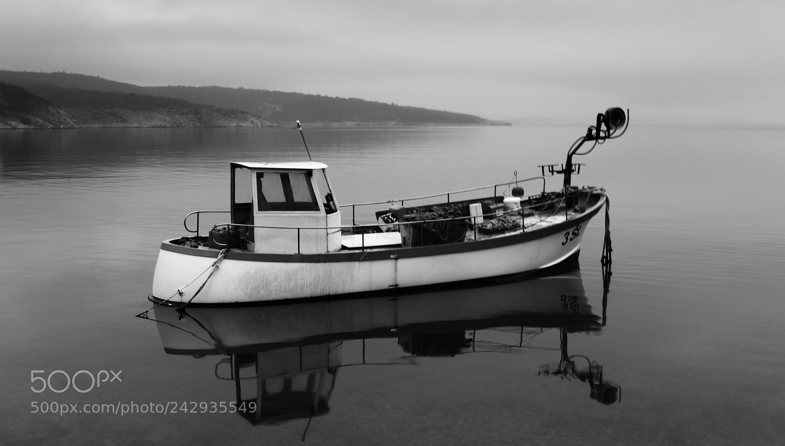 Canon EOS 1100D (EOS Rebel T3 / EOS Kiss X50) sample photo. Misty morning on adriatic photography
