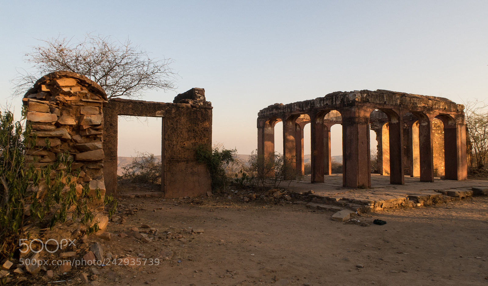 Canon PowerShot G7 X Mark II sample photo. Broken temple photography