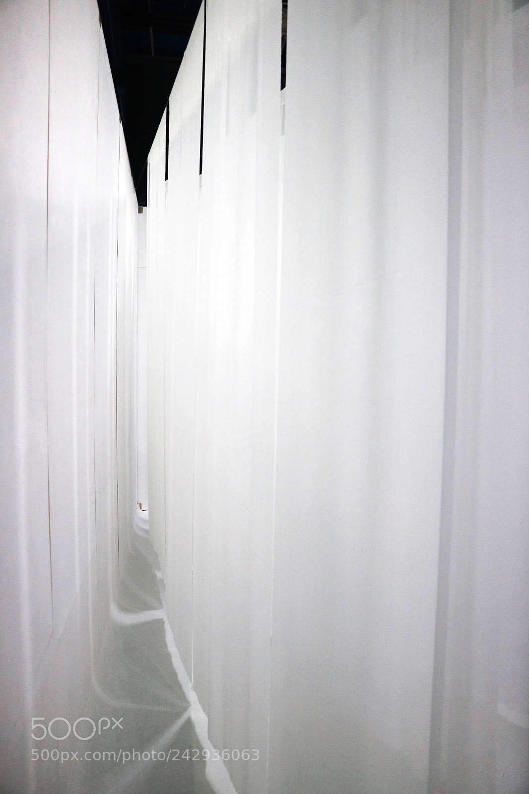 Canon EOS M3 sample photo. White curtain photography